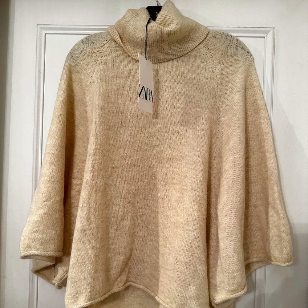 NWT, Zara Knit Turtleneck Ecru Sweater with Wide Sleeves, Size S